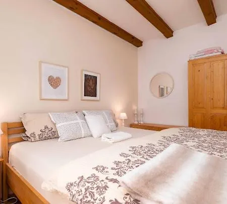 Vila Evio Trebon Апартаменты Тршебонь