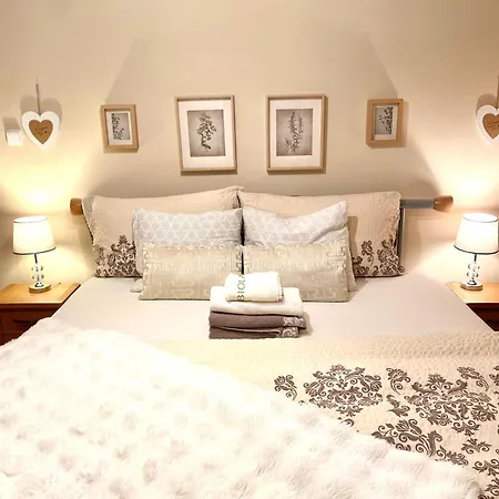 Vila Evio Trebon Апартаменты Тршебонь